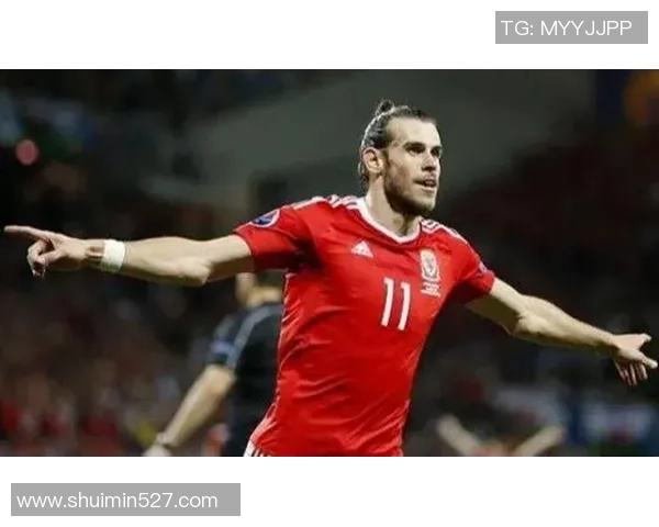 从巅峰到低谷:一位足球落魄球星的心路历程与复苏之路 从巅峰到低谷:一位足球落魄球星的心路历程与复苏之路